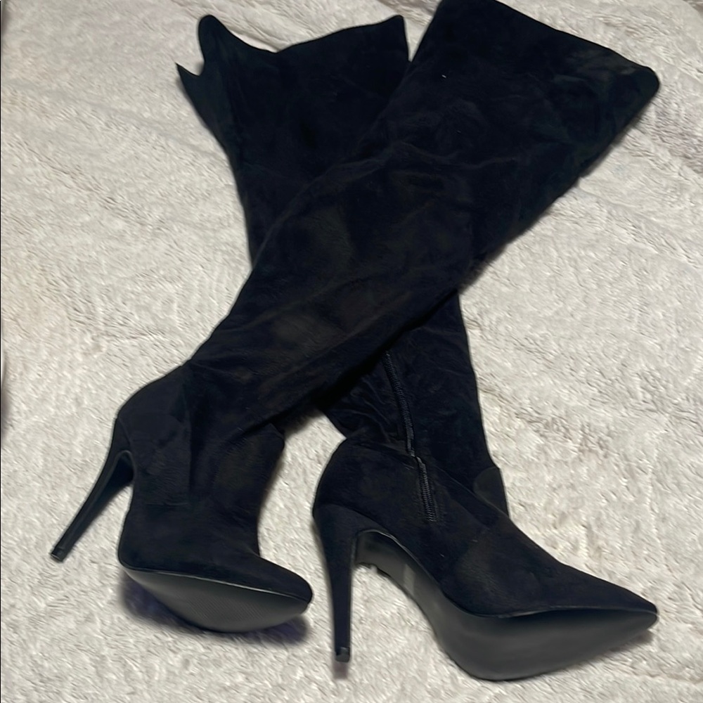 Elegant Black Stiletto Knee-High Boots